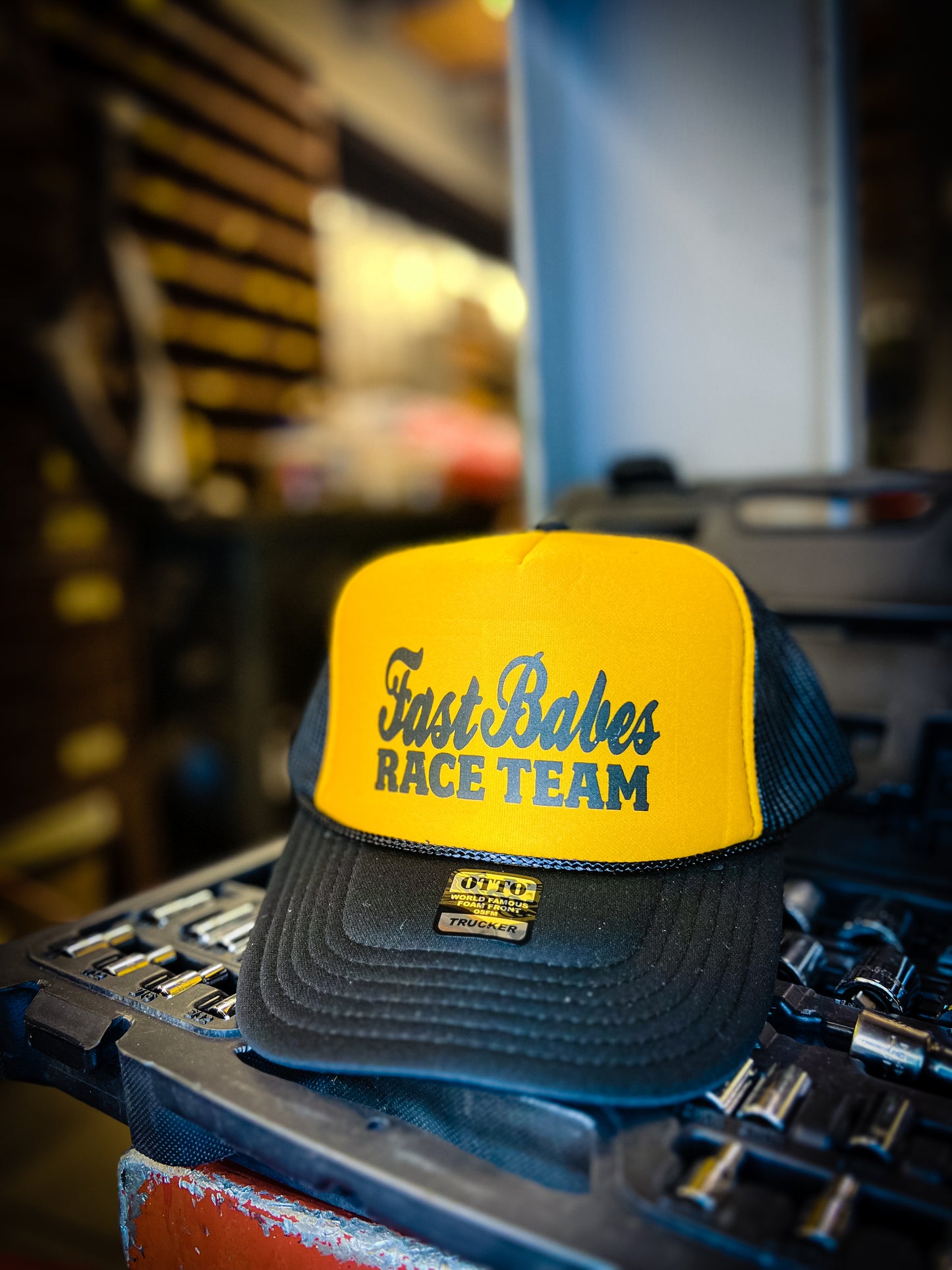 FAST BABES RACE TEAM TRUCKER